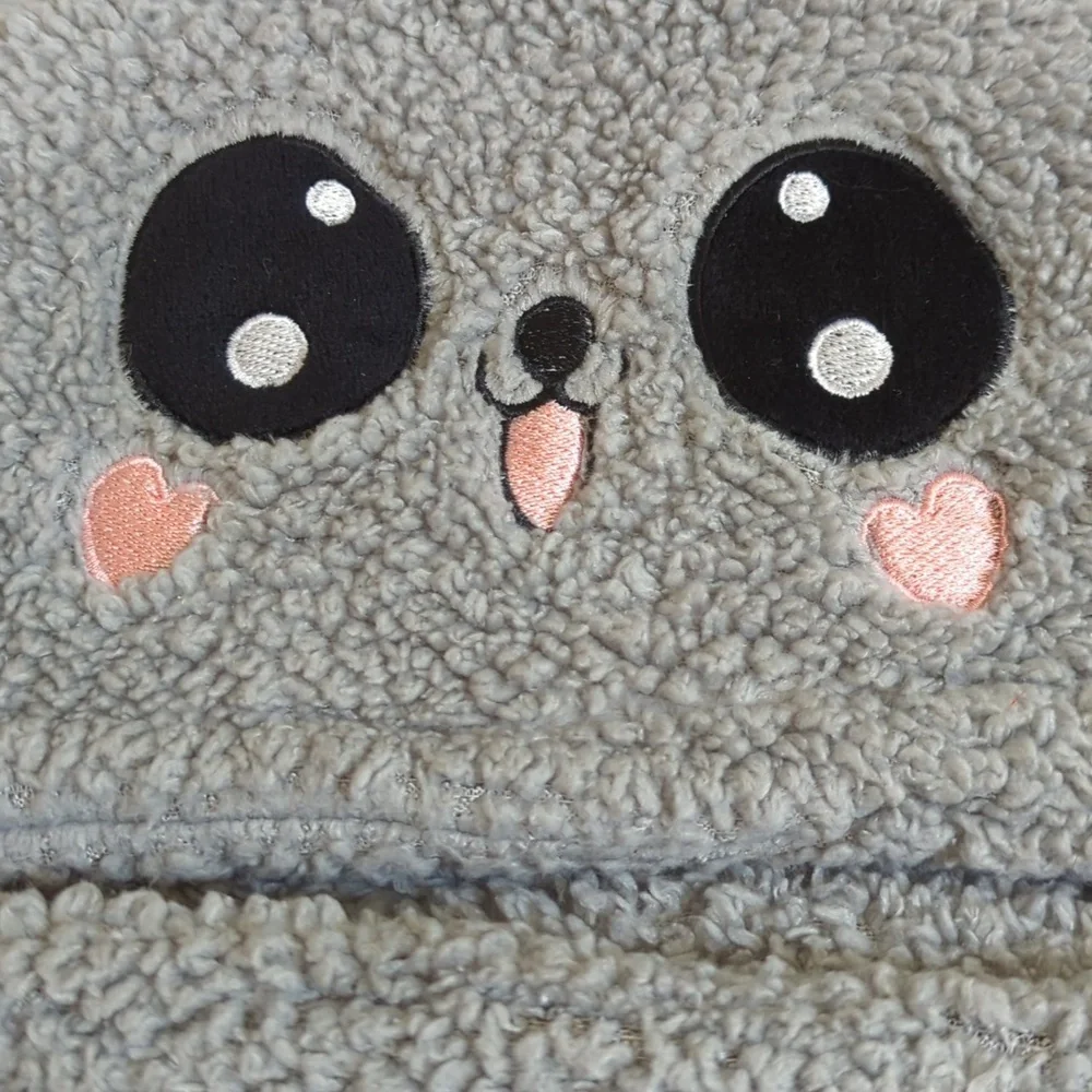 3/$20🌟 Kids Gray Plush Panda Two in One Hat and Scarf One Size